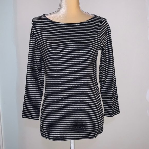 NWT: Vineyard Vines Top - Picture 1 of 10